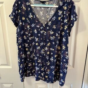 TORRID FLORAL TOP WITH CORSET STYLE BACK